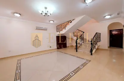 فيلا - 4 غرف نوم - 4 حمامات للايجار في فلل الدحيل - الدحيل - الدوحة