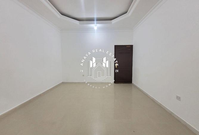 955390 - Property Image 3