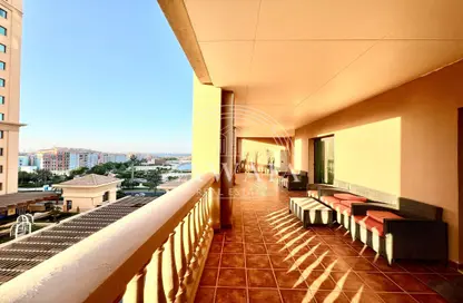 شقة - 2 غرف نوم - 3 حمامات للايجار في طريق بورتو الغربي - بورتو أرابيا - جزيرة اللؤلؤة - الدوحة