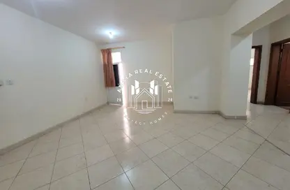 Apartment - 2 Bedrooms - 2 Bathrooms for rent in Bin Omran - Fereej Bin Omran - Doha
