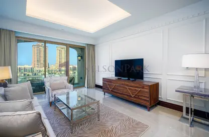 Apartment - 2 Bedrooms - 3 Bathrooms for rent in The St. Regis Marsa Arabia Island - Marsa Arabia - The Pearl Island - Doha