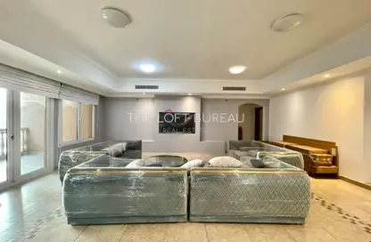Apartment - 3 Bedrooms - 4 Bathrooms for sale in West Porto Drive - Porto Arabia - The Pearl Island - Doha