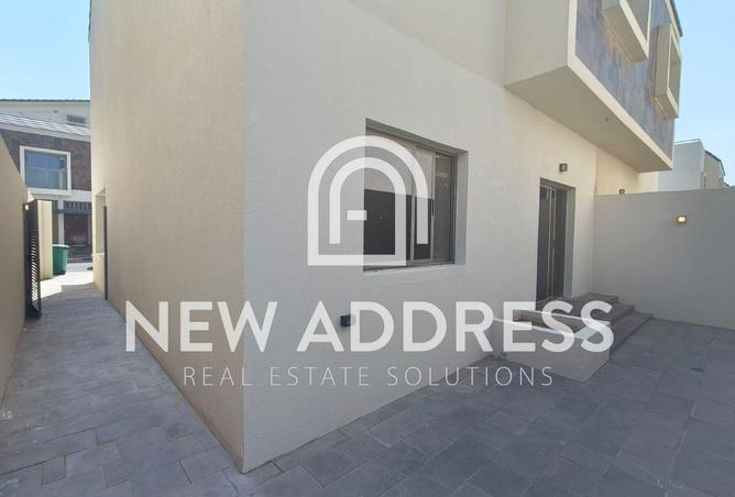 989835 - Property Image 3