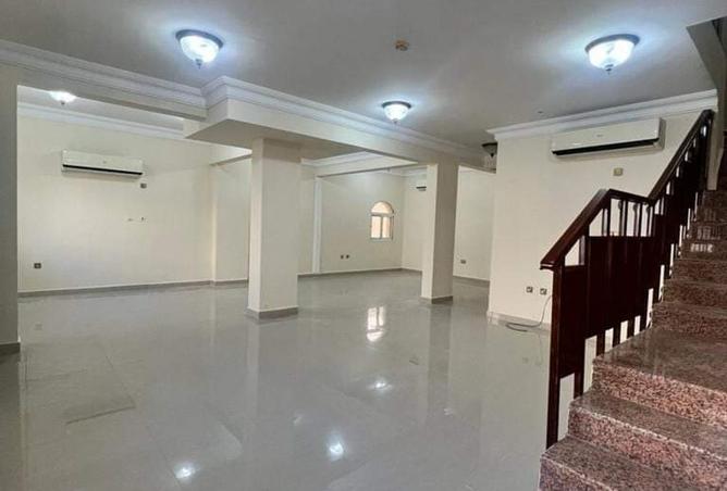 945348 - Property Image 2