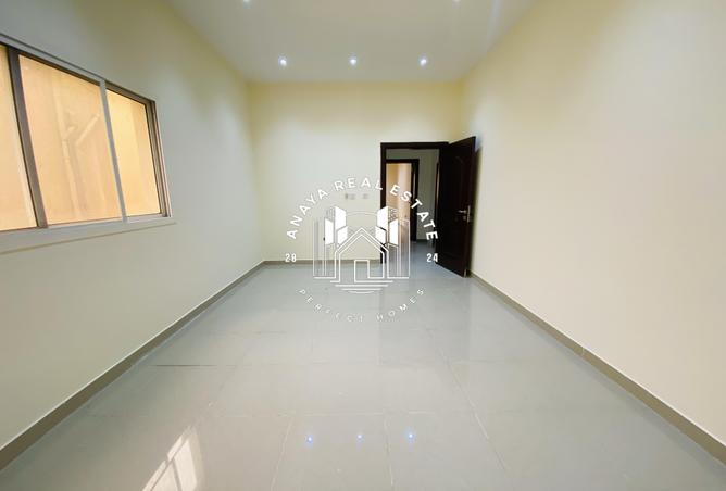 990928 - Property Image 2