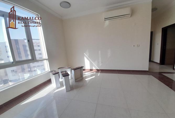 957933 - Property Main Image