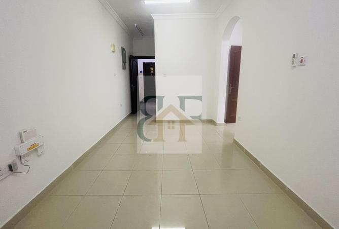 945296 - Property Image 2
