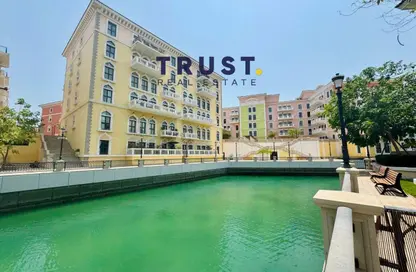 Townhouse - 3 Bedrooms - 5 Bathrooms for rent in Carnaval - Qanat Quartier - The Pearl Island - Doha