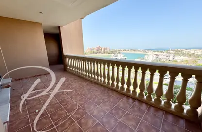 Apartment - 2 Bedrooms - 3 Bathrooms for rent in Tower 18 - Porto Arabia - The Pearl Island - Doha