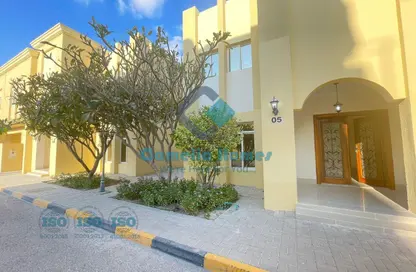 مجمع سكني - 5 غرف نوم - 5 حمامات للايجار في الغرافة - الغرافة - الدوحة