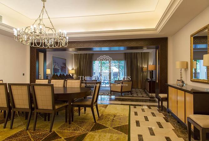 985233 - Property Image 2