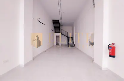 Shop - Studio - 1 Bathroom for rent in Al Numan Street - Al Aziziyah - Doha