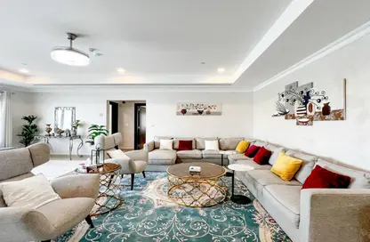 Apartment - 2 Bedrooms - 3 Bathrooms for rent in Porto Arabia - The Pearl Island - Doha