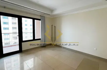 شقة - غرفة نوم - 2 حمامات للبيع في طريق بورتو الشرقي - بورتو أرابيا - جزيرة اللؤلؤة - الدوحة