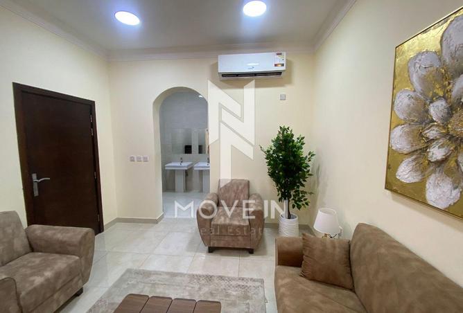 918741 - Property Image 2