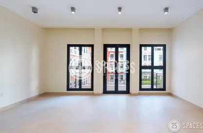 Apartment - 1 Bedroom - 2 Bathrooms for rent in Carnaval - Qanat Quartier - The Pearl Island - Doha