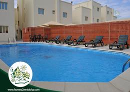 صورةحوض سباحة لـ: شقة - 1 غرفة نوم - 1 حمام للكراء في الدفنة - الدفينة - الدوحة, صورة 1
