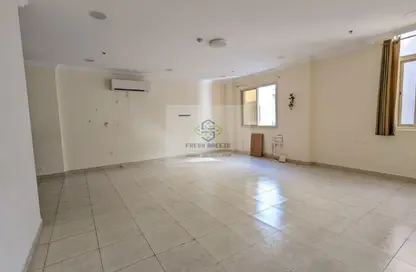 شقة - 3 غرف نوم - 3 حمامات للايجار في شارع النصر - النصر - الدوحة