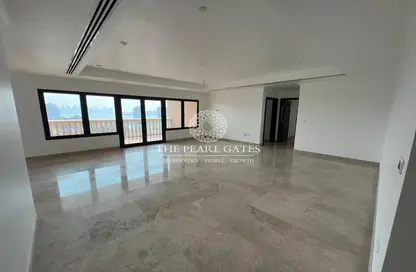 شقة - 2 غرف نوم - 3 حمامات للبيع في طريق بورتو الشرقي - بورتو أرابيا - جزيرة اللؤلؤة - الدوحة