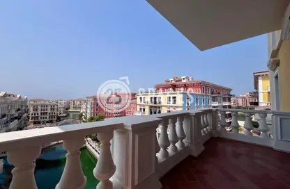 Apartment - 2 Bedrooms - 3 Bathrooms for rent in Carnaval - Qanat Quartier - The Pearl Island - Doha