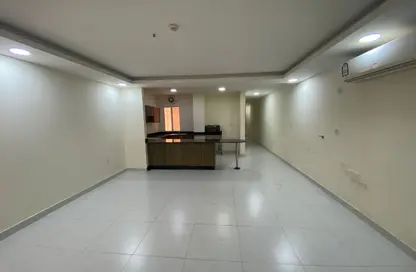 Apartment - 2 Bedrooms - 2 Bathrooms for rent in Al Mansoura - Al Mansoura - Doha