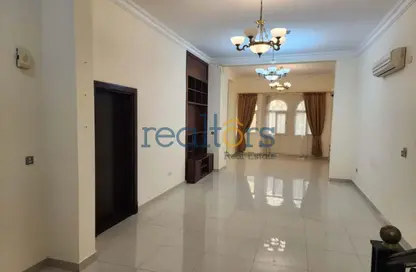 Compound - 4 Bedrooms - 5 Bathrooms for rent in Bu Hamour Street - Abu Hamour - Doha