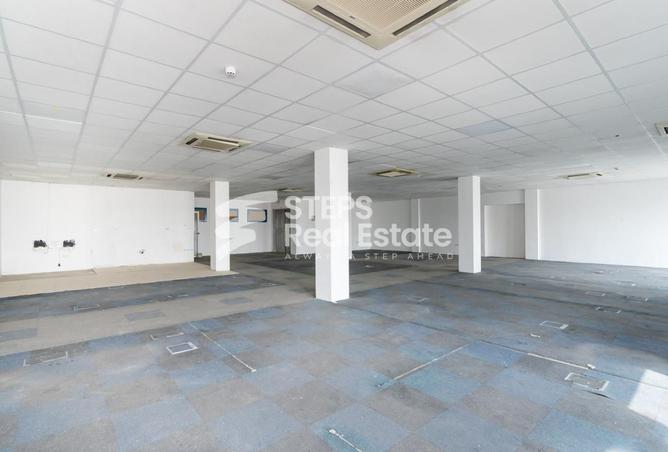 975742 - Property Image 2