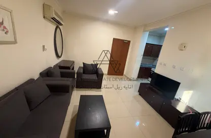 شقة - غرفة نوم - 1 حمام للايجار في ام غوالينا تجارية - ام غويلينا - أم غويلينا - الدوحة