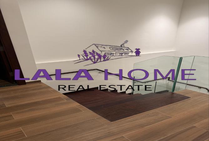 968010 - Property Image 2