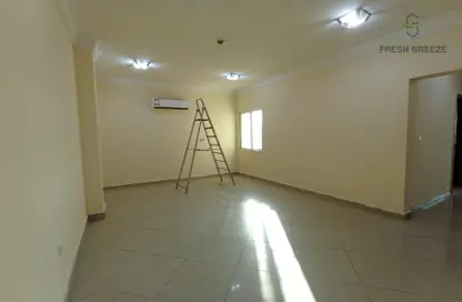 شقة - 2 غرف نوم - 2 حمامات للايجار في شارع ابو جبير - المنتزه - الدوحة