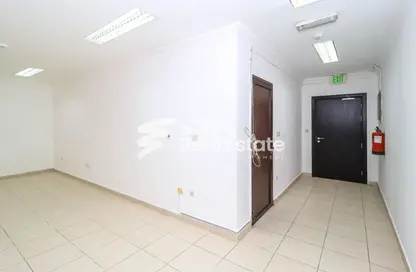 Office Space - Studio - 2 Bathrooms for rent in Al Hanaa Street - Al Gharrafa - Doha