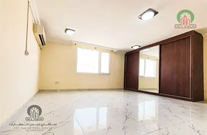 Empty Room image for: Apartment - 1 Bedroom - 1 Bathroom for rent in Al Markhiya Street - Al Markhiya - Doha, Image 1