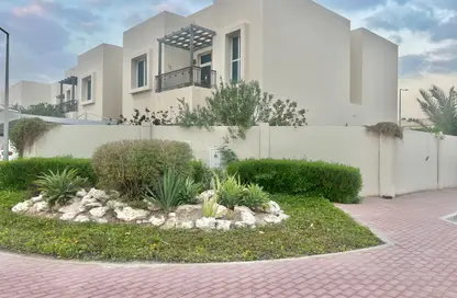 فيلا - 3 غرف نوم - 5 حمامات للايجار في فلل عين خالد - عين خالد - الدوحة