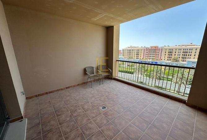 983407 - Property Image 3