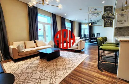 Apartment - 3 Bedrooms - 4 Bathrooms for rent in Floresta Gardens - Floresta Gardens - The Pearl Island - Doha