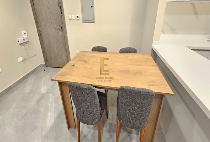 985766 - Property Image 3