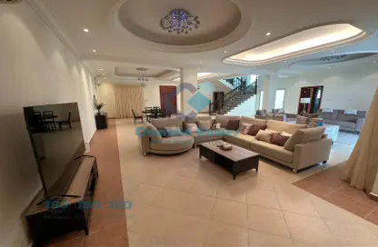 Living Room image for: Villa - 4 Bedrooms - 5 Bathrooms for rent in North Gate - West Bay Lagoon - Doha, Image 1