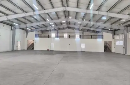 Warehouse - Studio - 2 Bathrooms for rent in Industrial Area 4 - Industrial Area - Industrial Area - Doha