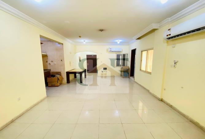 984277 - Property Image 2