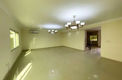 Compound - 4 Bedrooms - 5 Bathrooms for rent in Al Hanaa Street - Al Gharrafa - Doha