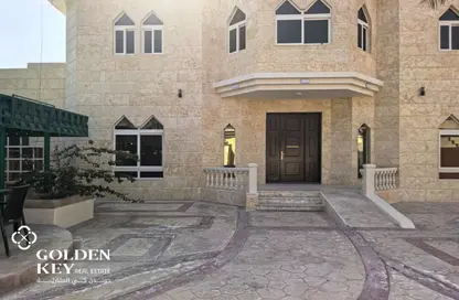 Apartment - 4 Bedrooms - 6 Bathrooms for rent in Al Dafna - Al Dafna - Doha