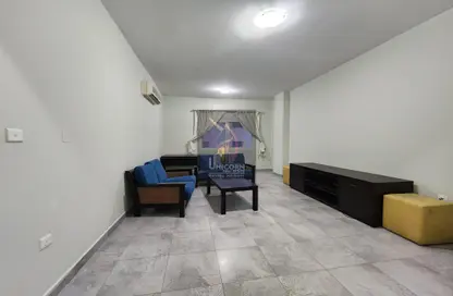 Living Room image for: Apartment - 3 Bedrooms - 3 Bathrooms for rent in Fereej Bin Mahmoud North - Fereej Bin Mahmoud - Doha, Image 1