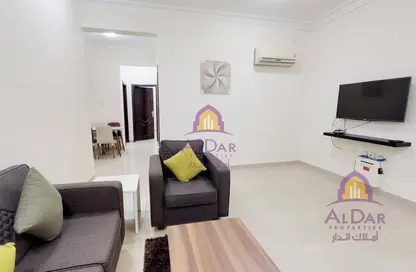 Living Room image for: Apartment - 3 Bedrooms - 2 Bathrooms for rent in Al Mansoura - Al Mansoura - Doha, Image 1
