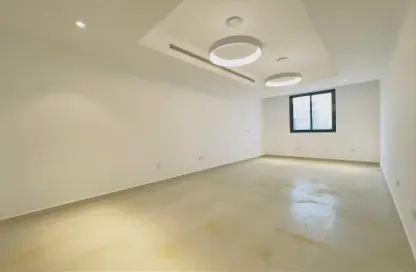 Compound - 3 Bedrooms - 3 Bathrooms for rent in Al Gharrafa - Al Gharrafa - Doha