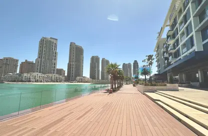 Duplex - 4 Bedrooms - 5 Bathrooms for sale in Gewan Island - The Pearl Island - Doha