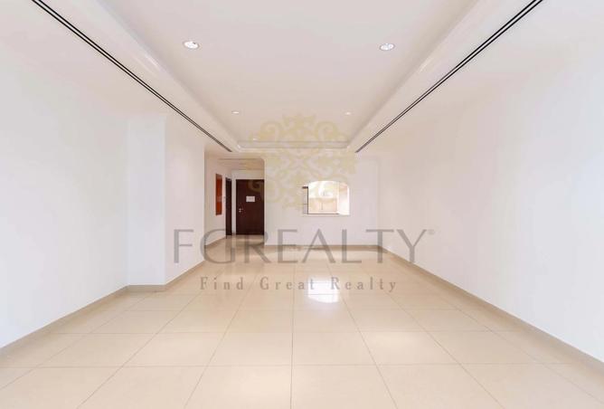 905564 - Property Image 2