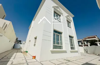 فيلا - 7 غرف نوم - 8 حمامات للبيع في الوكير - الوكير - الوكرة