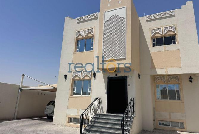 942555 - Property Image 2