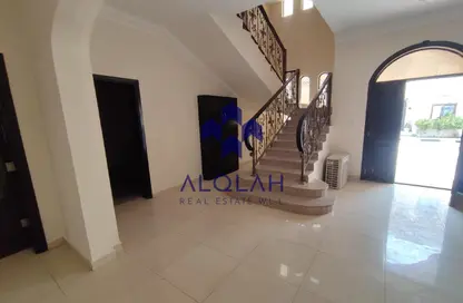 Villa - 4 Bedrooms - 5 Bathrooms for rent in Al Luqta - Al Luqta - Doha