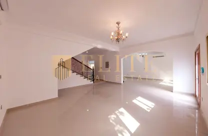 مجمع سكني - 5 غرف نوم - 5 حمامات للايجار في طريق سلوى - العزيزية - الدوحة